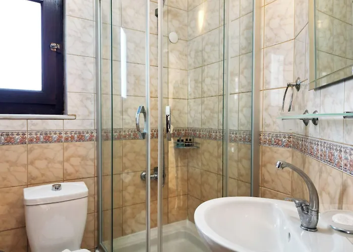 Yasu Tenados Hotel 2*