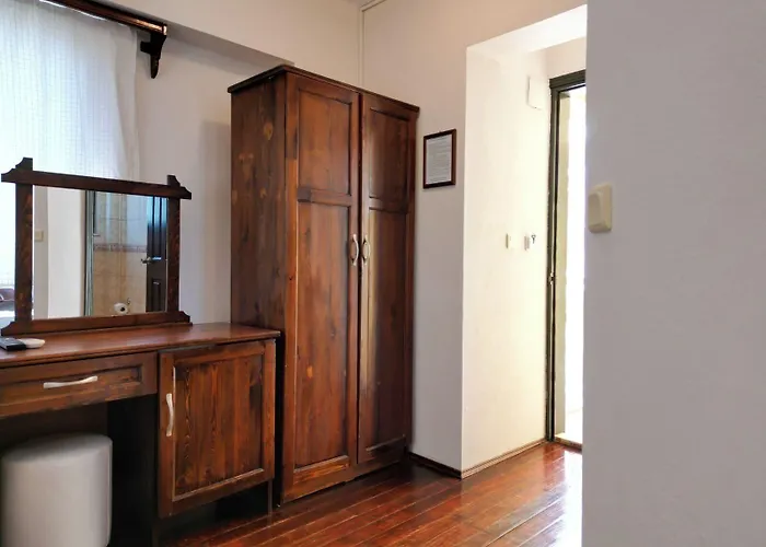 Yasu Tenados Hotel 2*